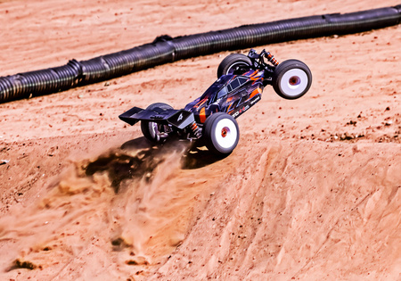 Traxxas Jato 4x4 VXL-4S 1/8 Brushless Pomarańczowy Samochód Zdalnie Sterowany Model RC | 90386-4