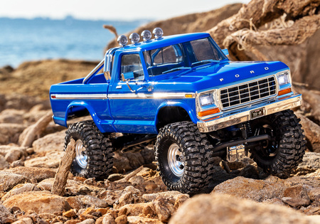 TRX-4M 1979 Ford F-150 1:18 (niebieski) | 97044-1-BLUE TRAXXAS