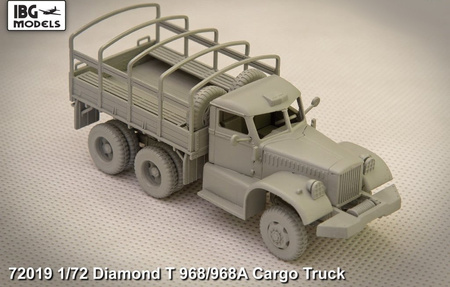 Diamond T 968 Cargo Truck 1:72 | 72019 IBG