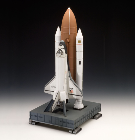 Prom kosmiczny Space Shuttle Discovery 1:144 | Revell 04736