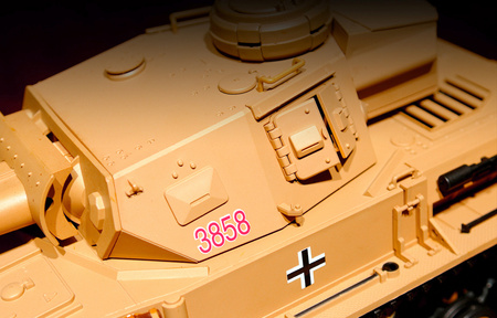 Czołg Zdalnie Sterowany German Panzerkampfwagen DAK Pz Kpfw IV Ausf. F-1 1:16 RTR 2,4Ghz Model RC | 3858-1B HENG LONG