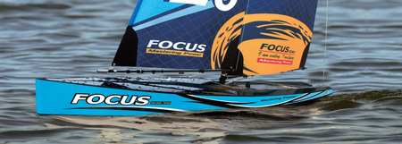Focus V3 RTR Żaglówka Zdalnie Sterowana Model RC Niebieska Wysokość 2046mm Długość 995mm | 4ST308812V3B JOYSWAY
