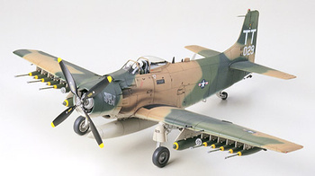 Douglas A1J Skyraider USAF 1:48 | Tamiya 61073