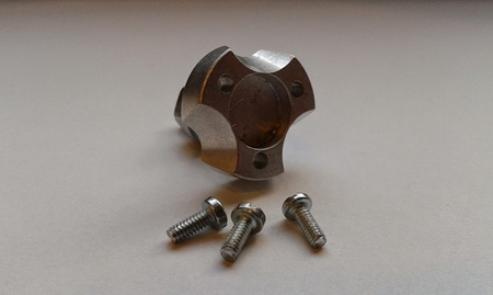 Odwrócony montaż do silników bezszczotkowych