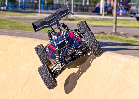 Traxxas Jato 4x4 BL-2S 1/8 Samochód Zdalnie Sterowany Niebieski | 90154-4-BLUE