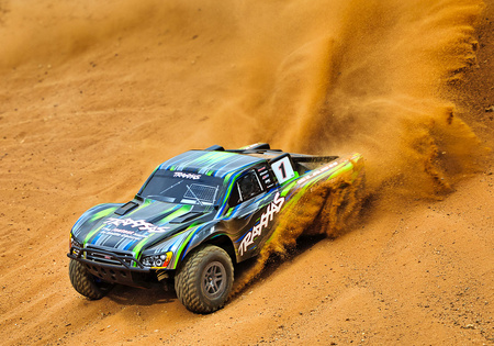 Traxxas Slash 4X4 BL-2S 1:10 4WD Fox Samochód Zdalnie Sterowany Model RC | 68154-4-FOX