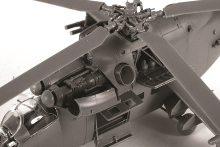 Soviet attack helicopter MIL MI-24 V/VP Hind E 1:72 | Zvezda 7293