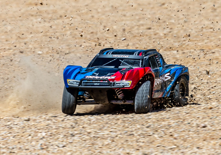 Traxxas Slash 4X4 Brushless Bezszczotkowy 1:10 2,4GHz Czarny Samochód Zdalnie Sterowany Model RC | 68454-4