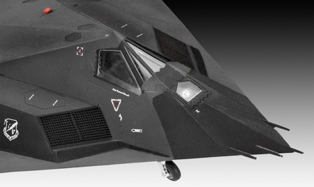 F-117A Nighthawk (Lockheed Martin) 1:72 | 03899 REVELL
