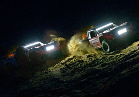 Traxxas Unlimited Desert Racer UDR 4WD FOX LED | 85086-4-FOX1