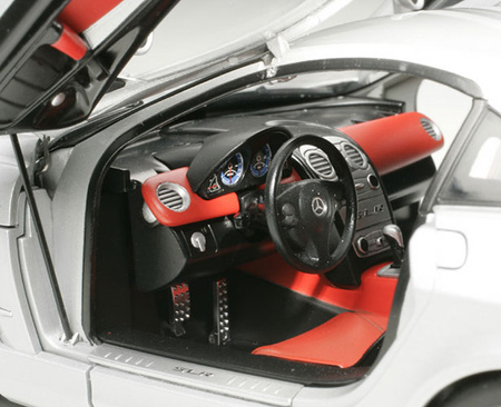 Mercedes-Benz SLR McLaren 1:24 | 24290 TAMIYA