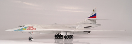 Russian Supersonic Strategic Bomber Tu-160 1:144 | Zvezda 7002