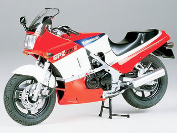 Kawasaki GPZ400R CF445 1:12 | Tamiya 14045