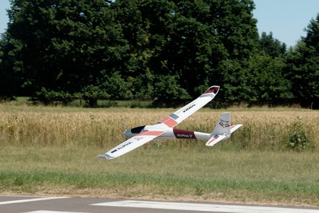 Motoszybowiec Kavan Alpha 1500 V2 RTF 1492mm Czerwony Samolot Zdalnie Sterowany Model RC | KAV02.8076V2RTF