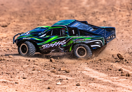 SLASH 4X4 VXL EHD 1/10 (zielony) | 68386-4-GRN TRAXXAS