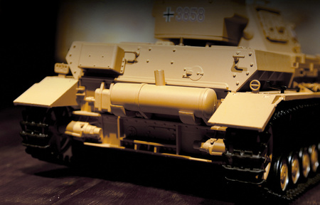 Czołg Zdalnie Sterowany German Panzerkampfwagen DAK Pz Kpfw IV Ausf. F-1 1:16 RTR 2,4Ghz Model RC | 3858-1U HENG LONG