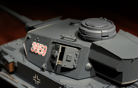 Czołg Zdalnie Sterowany German Panzerkampfwagen IV PzKpfw. IV Ausf. F2 Sd Kfz 161/1 1:16 RTR 2,4Ghz Model RC | 3859-1B HENG LONG