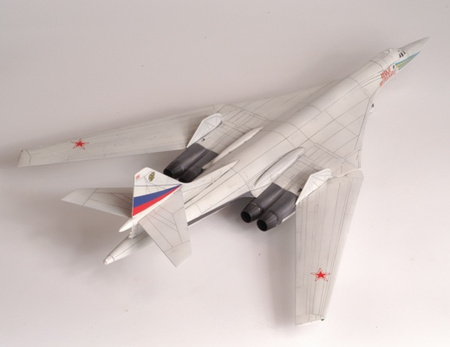 Russian Supersonic Strategic Bomber Tu-160 1:144 | Zvezda 7002