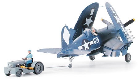 Vought F4U-1D Corsair w/ Moto-Tug 1:48 | Tamiya 61085