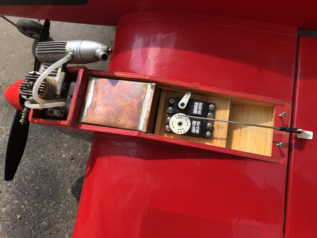 Samolot dwusilnikowy model spalinowy (1520mm)