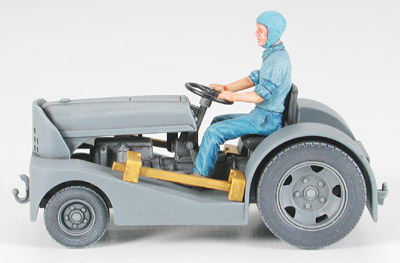 Vought F4U-1D Corsair w/ Moto-Tug 1:48 | Tamiya 61085