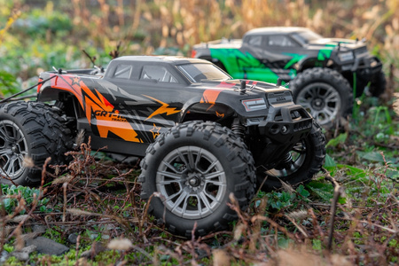Tracker GRT-16 Monster Truck 1:16 (zielony) | KAV06.GRT16G KAVAN