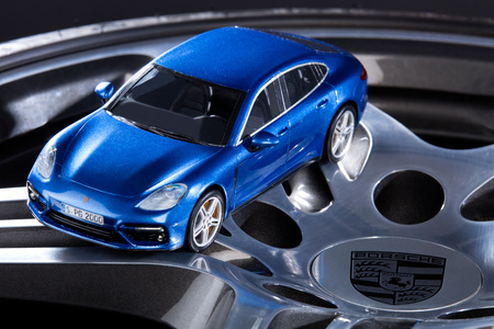 Porsche Panamera Turbo (model set) 1:24 | 67034 REVELL