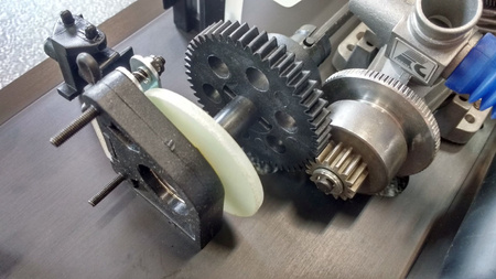 Podwozie z silnikiem spalinowym 3,5ccm Audi TT Carson 2wd 1:8