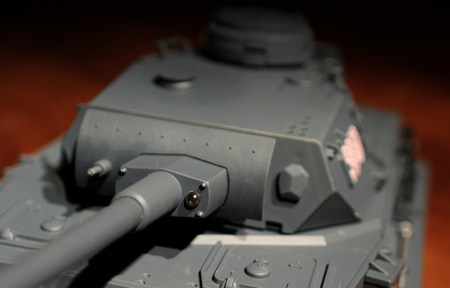 Czołg Zdalnie Sterowany German Panzerkampfwagen IV PzKpfw. IV Ausf. F2 Sd Kfz 161/1 1:16 RTR 2,4Ghz Model RC | 3859-1U HENG LONG