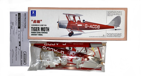 Tiger Moth 400mm "gumówka" - XA05401 Aviator