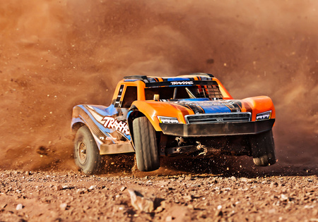 Traxxas Mini Slash 4X4 BL-2S Short Course 1:16 Pomarańczowy Samochód Zdalnie Sterowany Model RC | 108164-1-ORNG