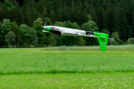 Motoszybowiec Kavan Pulse 2200mm V2 ARF Zielony Samolot Zdalnie Sterowany Model RC | KAV02.8092