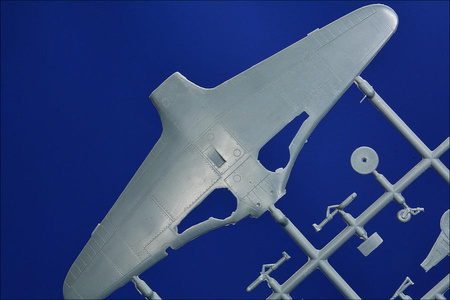 Yak-11 / C-11 "Moose" 1:72 | 92229 RS MODELS