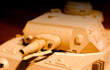 Czołg Zdalnie Sterowany German Panzerkampfwagen DAK Pz Kpfw IV Ausf. F-1 1:16 RTR 2,4Ghz Model RC | 3858-1U HENG LONG