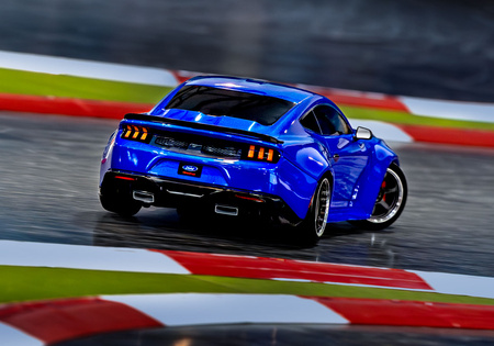 Traxxas 4-Tec Drift Ford Mustang RWD 1:10 Biały Samochód Zdalnie Sterowany Model RC | 105237-4-WHT