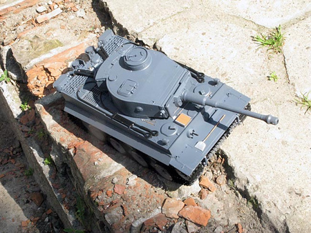 German Tiger I czołg 1:16 SZARY STAL V7.0 | 3818-1US-2,4 HENG LONG