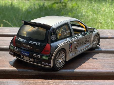 Renault Sport Clio V6 (1:18) | Kolekcjonerski Samochód Metalowy