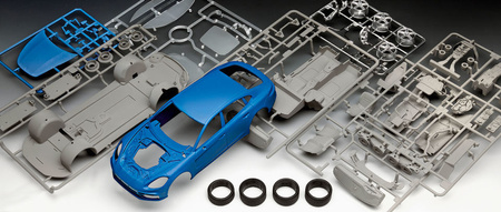 Porsche Panamera Turbo 1:24 | 07034 REVELL