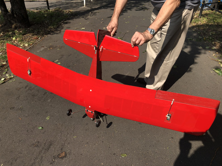 Samolot model spalinowy (1680mm)