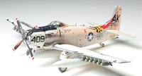 Douglas A-1H Skyraider U.S. Navy 1:48 | Tamiya 61058